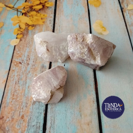 Piedra Cuarzo rosado en Bruto Aprox 4 x 4 cm