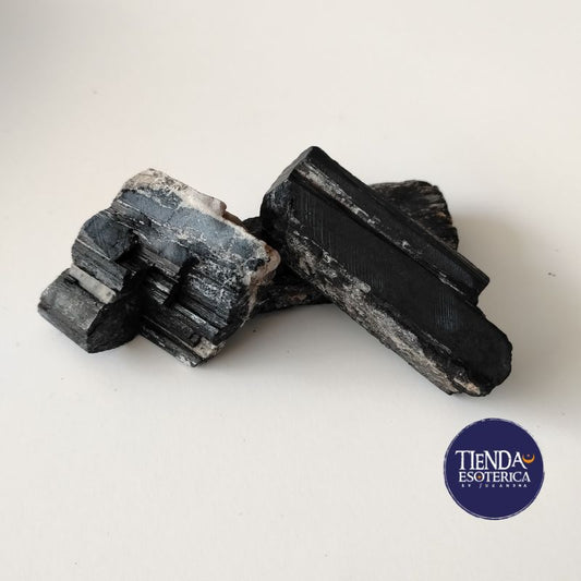 Piedra turmalina en bruto Aprox 4x4cm