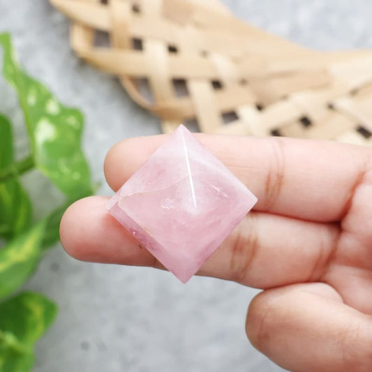 Pirámide de Cuarzo Rosado
